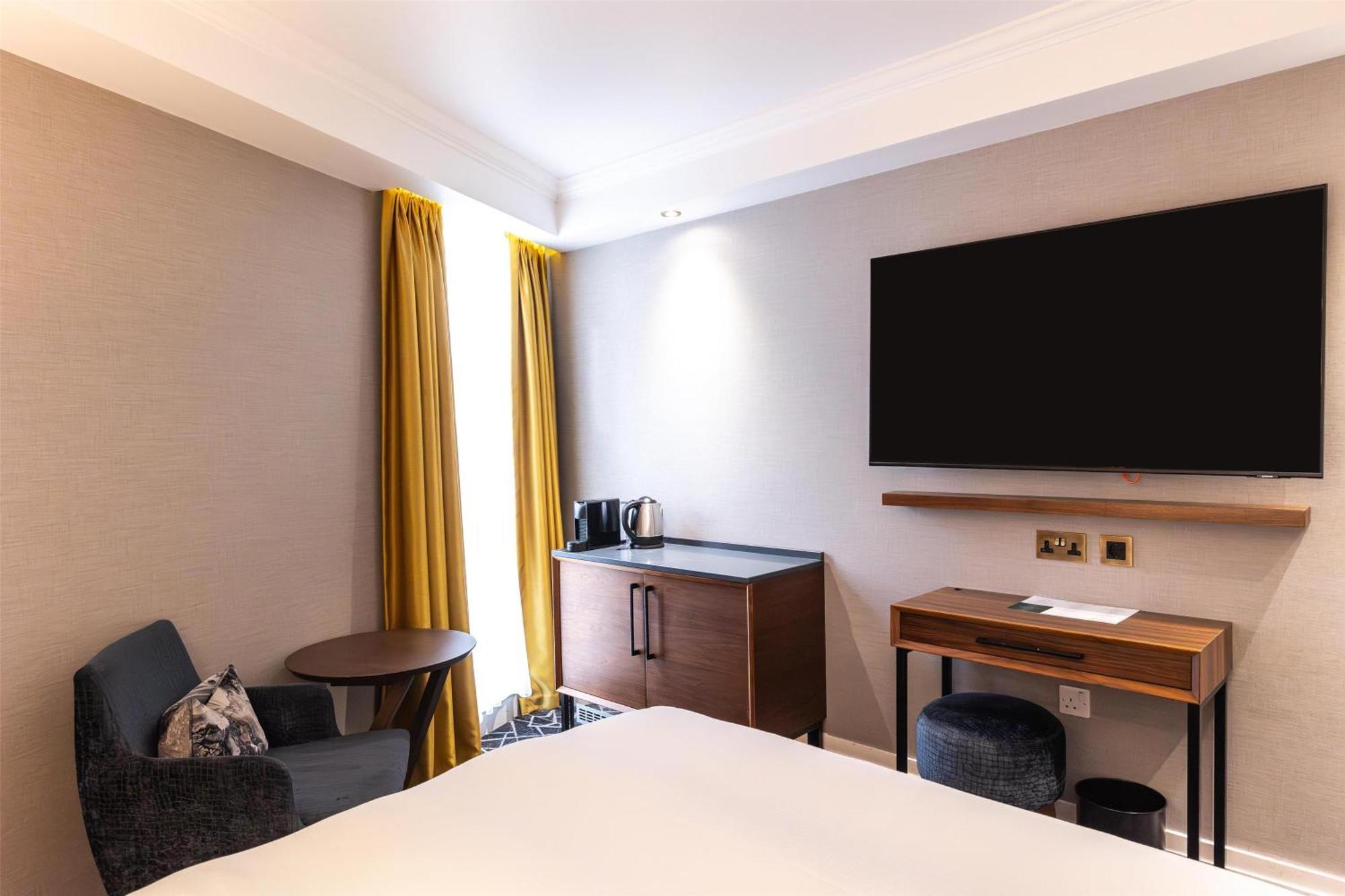 100 Queen's Gate London, Curio Collection By Hilton Londres
